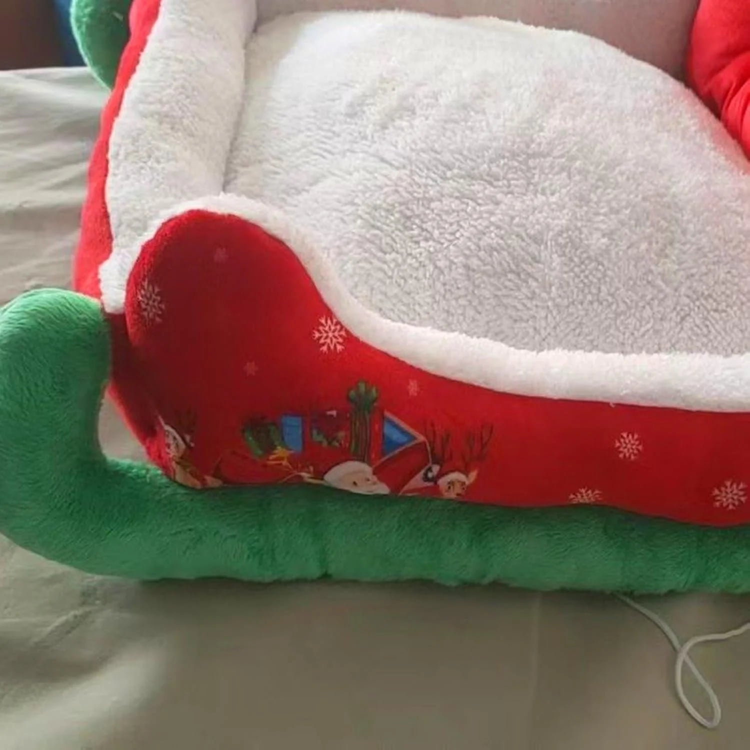 Christmas Dog Beds for Small Dogs，15" X 27.6" Sleigh Shaped Pet Beds,Washable Small Dog Cat Bed, Comfort and Fuzzy Pet Couch Sofa Bed,Warming Pets Bed for Indooor Home,Bedroom,Winter Holiday